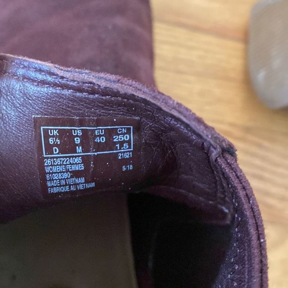 Clarks burgundy suede super comfortable pull on low boots size 9 - Picture 4 of 8